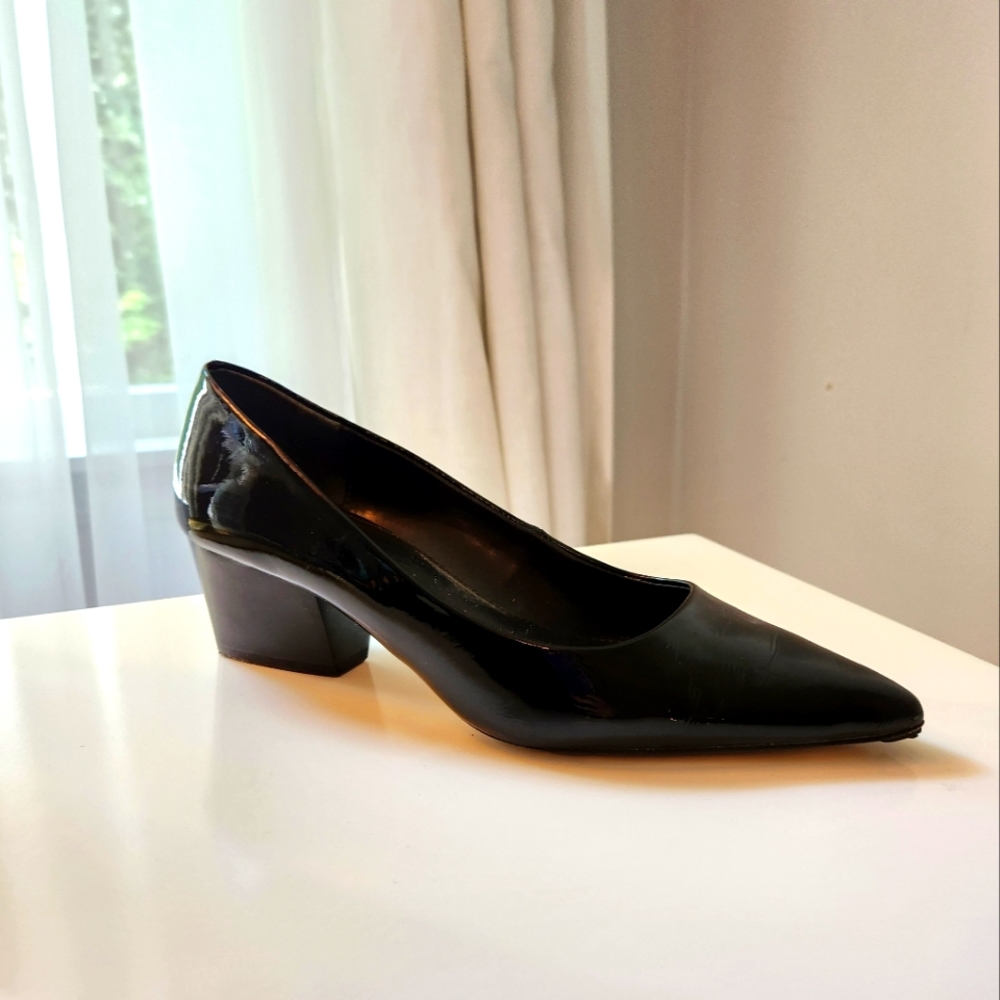Donald Pliner shoes black patent leather  size 9